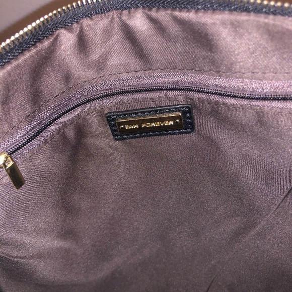 ‼️ CUTE 3 AM FOREVER BEACH CLUTCH ‼️ - Picture 3 of 6